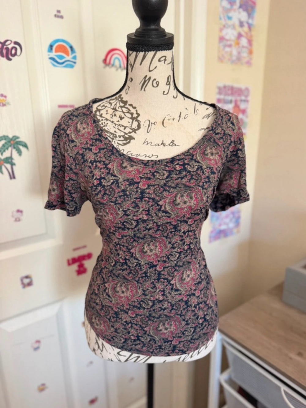 Women's Paisley Scoop Neck Short Sleeve Top - Navy & Pink Luck Brand S